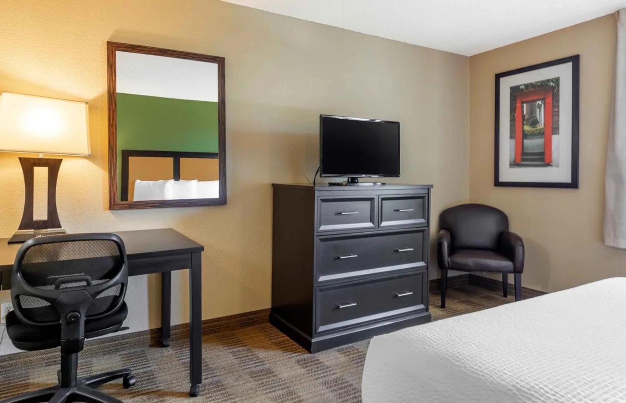 Relax Suites Extended Stay - ラ・ミラダ エクステリア 写真