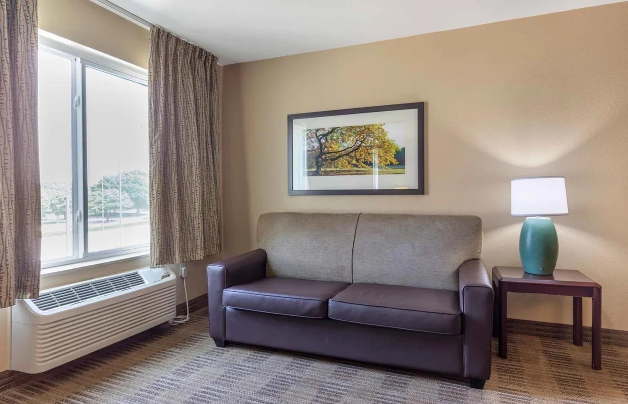 Relax Suites Extended Stay - ラ・ミラダ エクステリア 写真