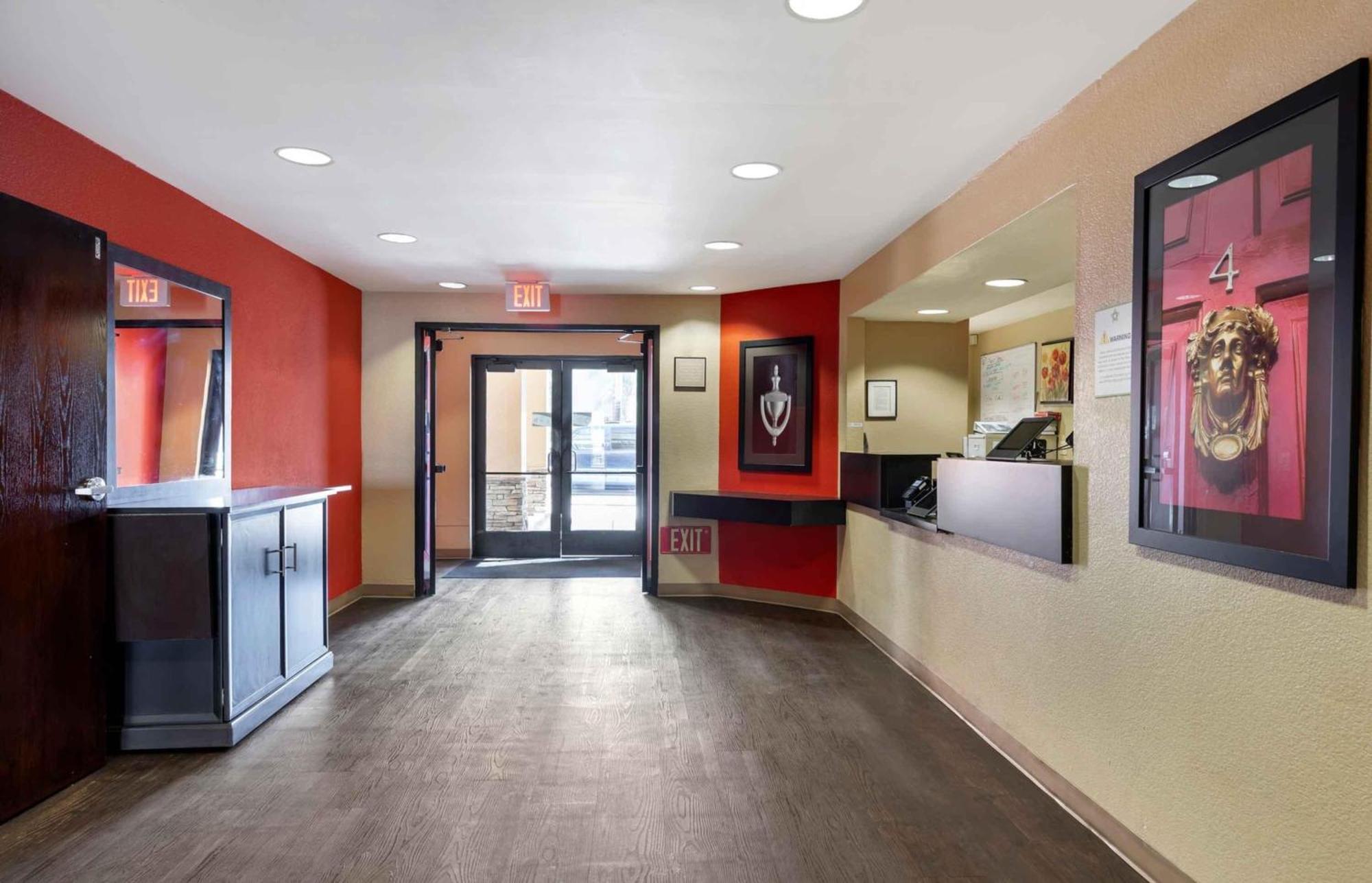 Relax Suites Extended Stay - ラ・ミラダ エクステリア 写真