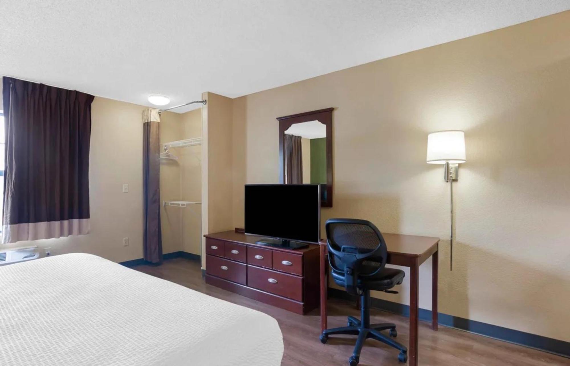 Relax Suites Extended Stay - ラ・ミラダ エクステリア 写真