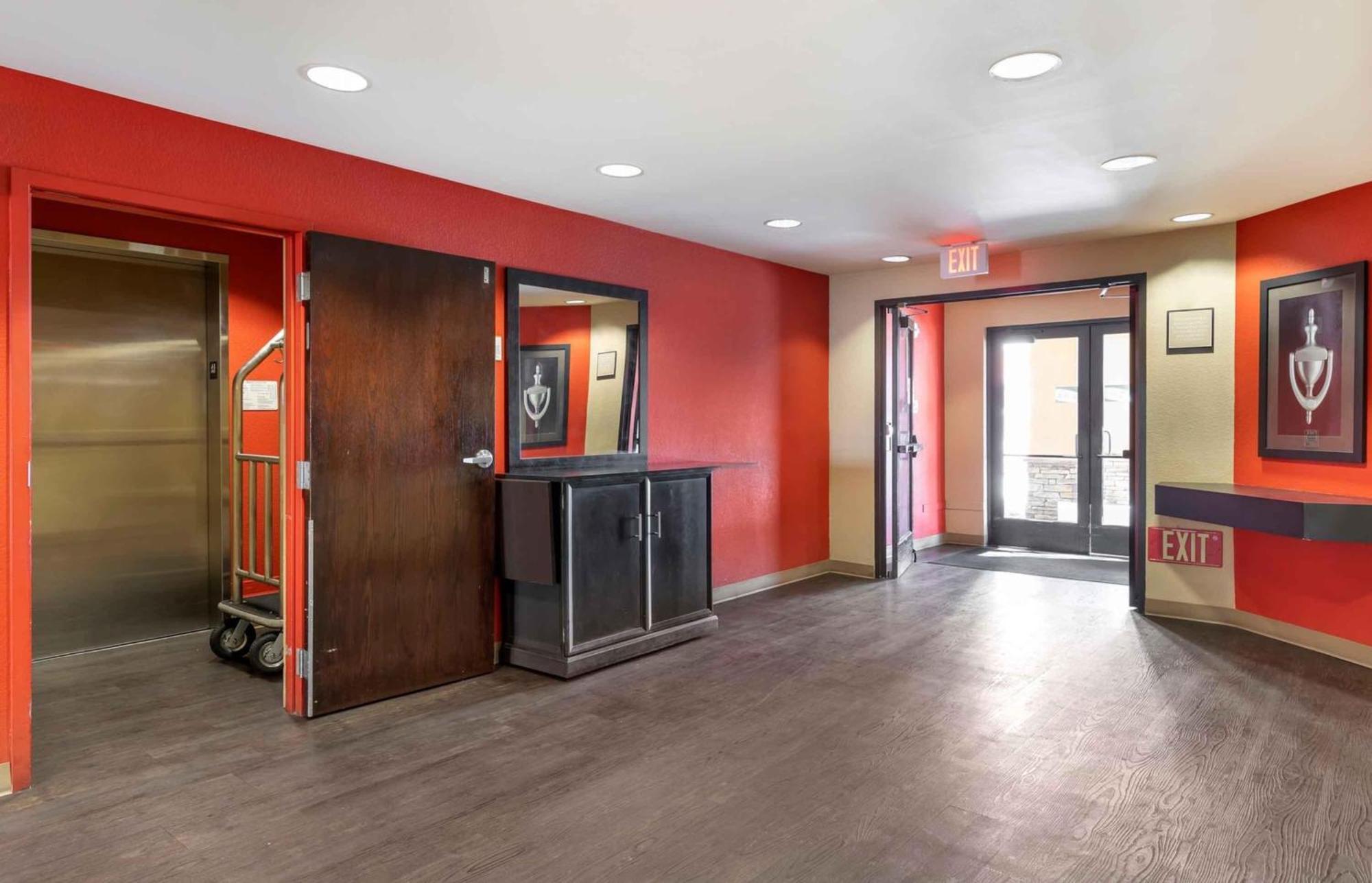 Relax Suites Extended Stay - ラ・ミラダ エクステリア 写真
